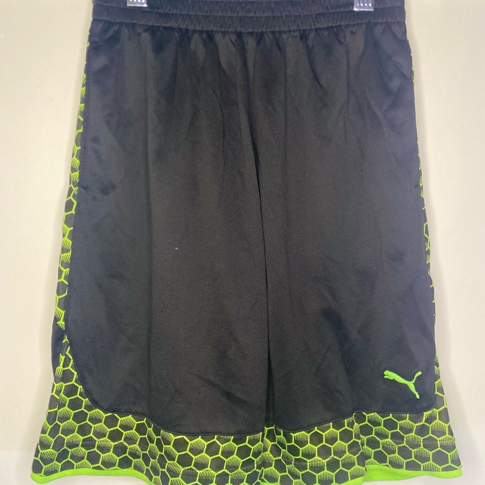 Boys Black and Neon Green Puma Basketball Shorts Size Medium 8
